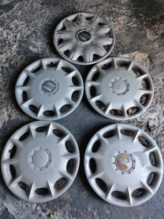Tapacubos Seat Toledo (4 unidades)más 1 de Ibiza