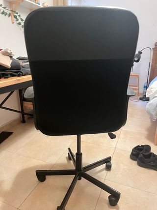 Silla de oficina negra
