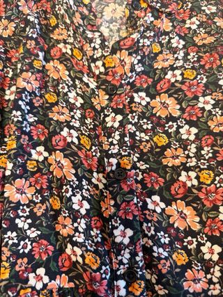 Vestido Stradivarius flores Talla S