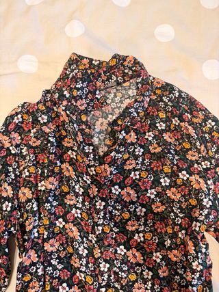 Vestido Stradivarius flores Talla S