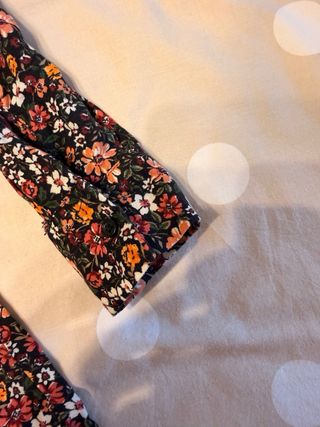 Vestido Stradivarius flores Talla S