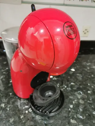 Cafetera Dolce Gusto Roja