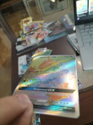 Carta Pokémon Rayquaza GX Arcoíris 180 HP