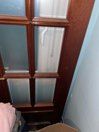 Puerta madera con vidrio