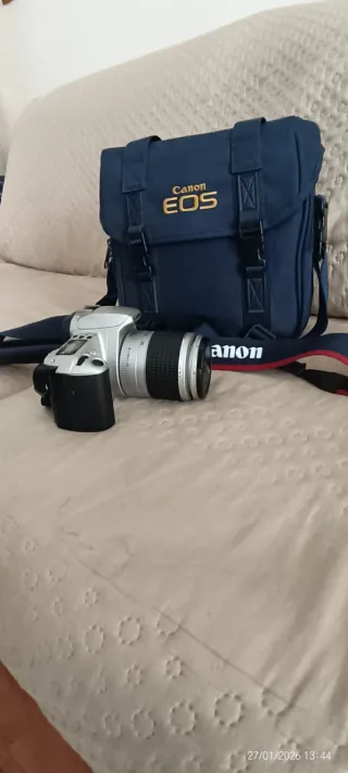 Cámara Analógica Canon EOS 300 + Bolso Azul