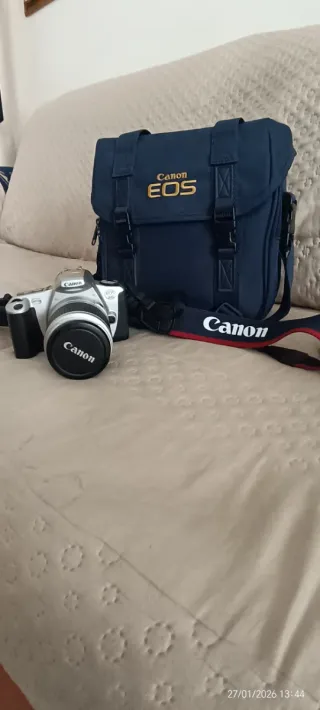 Cámara Analógica Canon EOS 300 + Bolso Azul