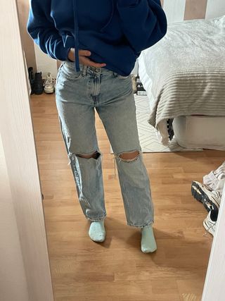 Pantalones vaqueros desgastados azules