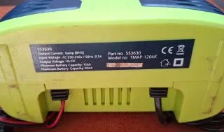 Cargador Batería Coche Sakura