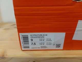 Nike (40,5 EU) Structure 26 SE Naranja