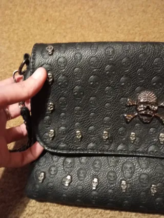 Borsa a tracolla con teschio nera