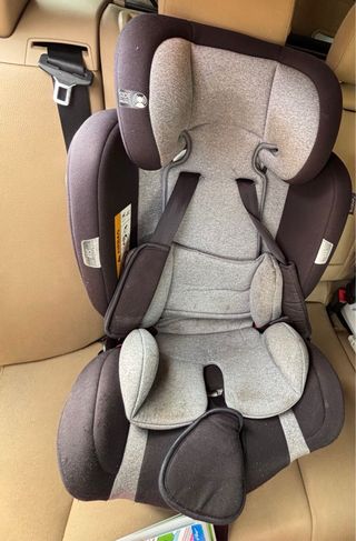 Urge vender Silla de coche para niños