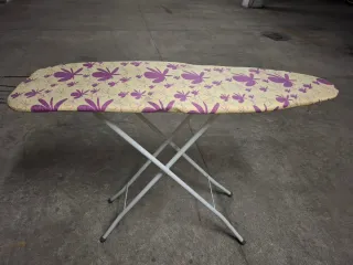 Mesa de planchar plegable