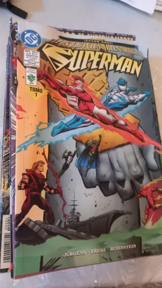 COMIC SUPERMAN N°1 LOS GIGANTES MILENARIOS