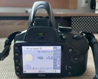 Cámara Nikon D3200 Negra + Cargador y Batería