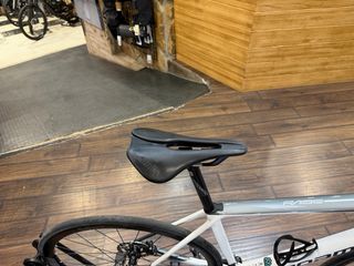 Megamo Raise Talla L