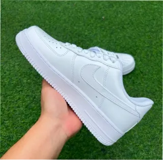 Nike Air Force 1 Low '07 Talla 40.5