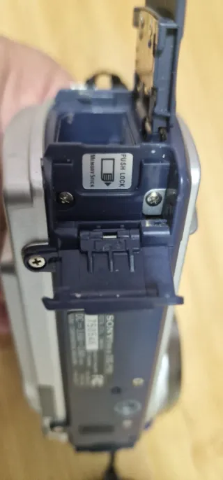 Cámara Sony Cyber-shot 2.1 MP