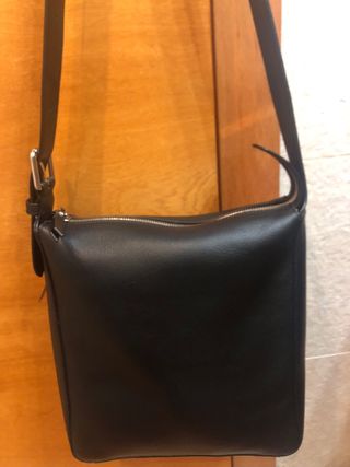 Bolso Massimo Dutti Negro, mide 18/28cm