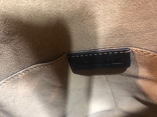 Bolso Massimo Dutti Negro, mide 18/28cm