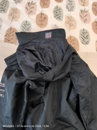 Chaqueta Impermeable Anapurna Azul Marino y Roja