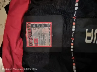 Chaqueta Impermeable Anapurna Azul Marino y Roja