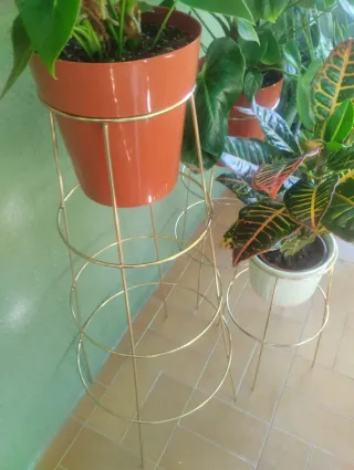 3 Porta Macetas Metálicos Dorados Apilables