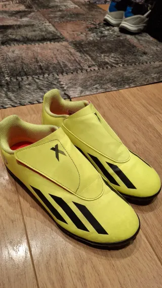 Zapatos de Fútbol Adidas Amarillos