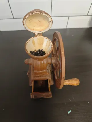 Molinillo de café antiguo