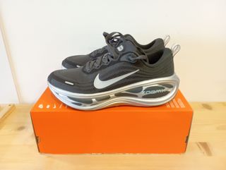 Nike (40,5 EU) Vomero Plus Antracita