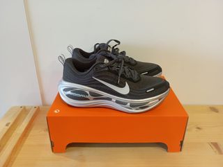 Nike (40,5 EU) Vomero Plus Antracita
