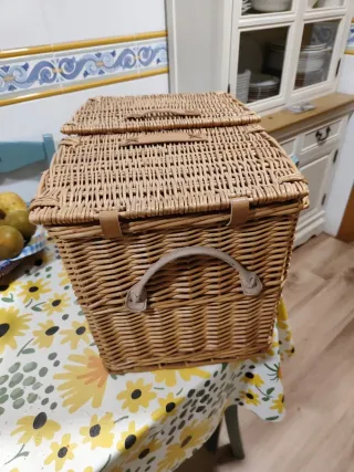 Cesta de mimbre para camping o picnic