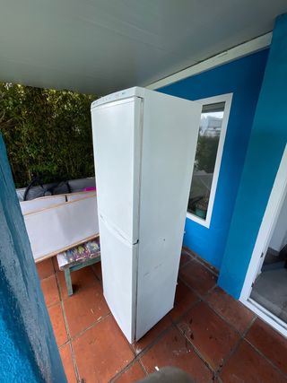 Congelador vertical Infrico