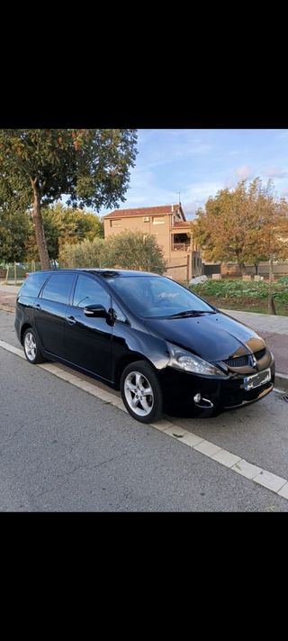 Mitsubishi Grandis 2005