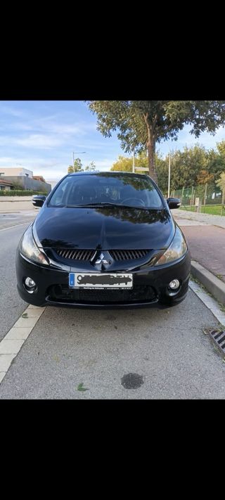 Mitsubishi Grandis 2005