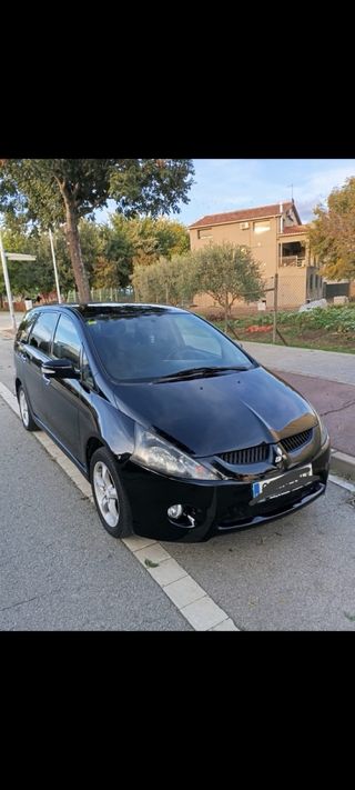 Mitsubishi Grandis 2005