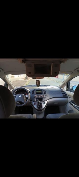 Mitsubishi Grandis 2005