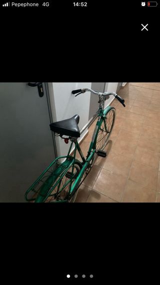 Bicicleta clásica verde