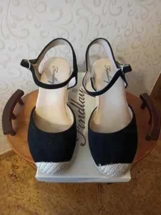 Zapatillas esparto cuña Findlay negras talla 39
