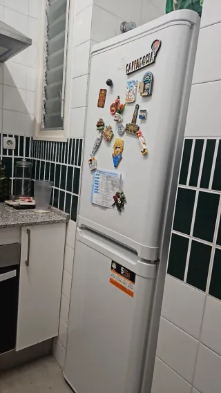 Nevera blanca con garantía vigente