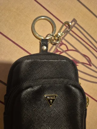 Monedero Guess Negro con Llavero