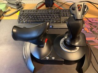 Joystick Thrustmaster T-Flight HOTAS X