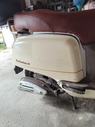 Ciclomotor zahara 50