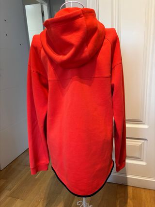 Chaqueta deportiva Nike roja