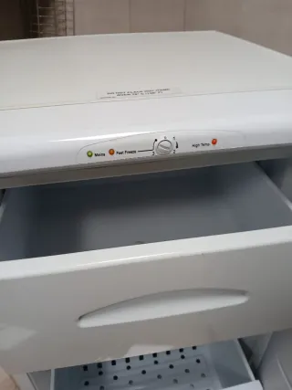 Congelador vertical Indesit