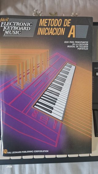 Organo Yamaha Portasound PSS-390