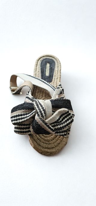 Sandalias Corina Beige y Negro