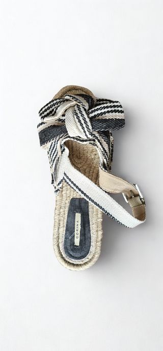 Sandalias Corina Beige y Negro