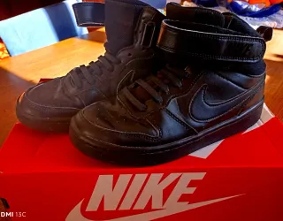 Scarpe Nike alte nere