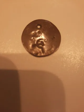 Moneda antigua colgante comunista (curiosa)