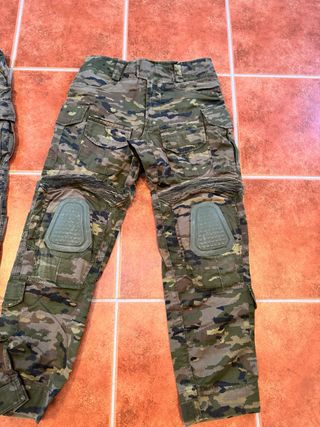Pantalón Delta Camuflaje Táctico Rodilleras